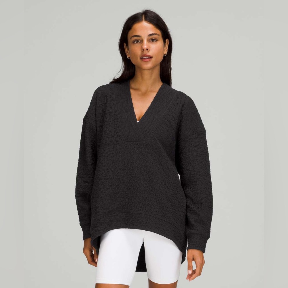 💥LIKE NEW💥 Lululemon Rippled V-Neck Pullover - Black - SZ 6